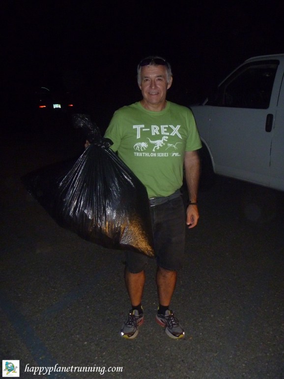 T-Rex 2017 - Rod holding single bag of trash